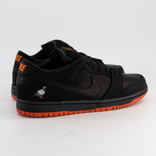 Nike SB Dunk Low "Black Pigeon" (DS)